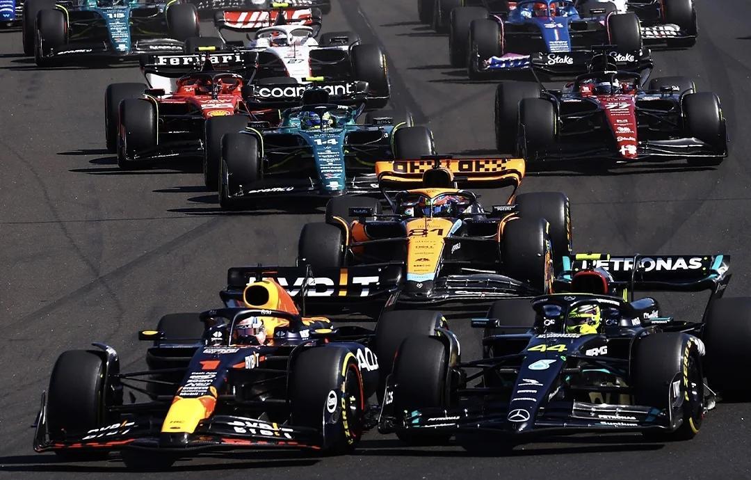 开云在线直播-哈斯车队翻盘阿斯顿马丁,佩雷兹刷新纪录