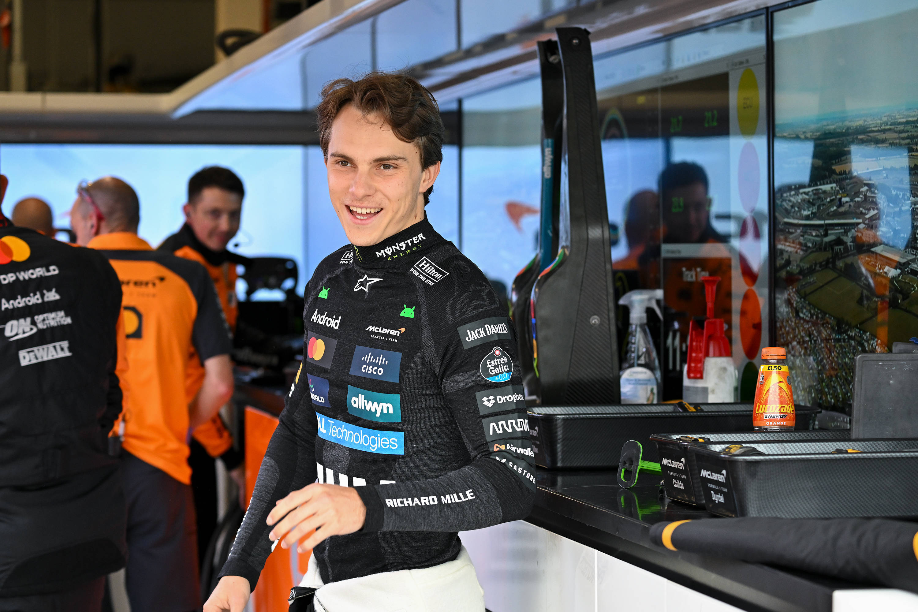 开云体育中国-阿斯顿马丁横扫索伯车队,皮亚斯特里关键制胜